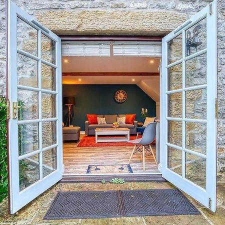 Delightful Two-Bedroom Cottage In The Heart Of Bakewell Bagian luar foto
