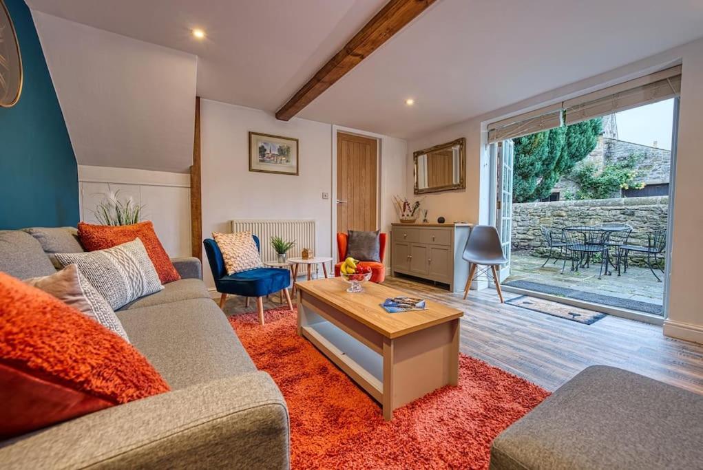 Delightful Two-Bedroom Cottage In The Heart Of Bakewell Bagian luar foto