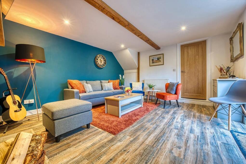Delightful Two-Bedroom Cottage In The Heart Of Bakewell Bagian luar foto