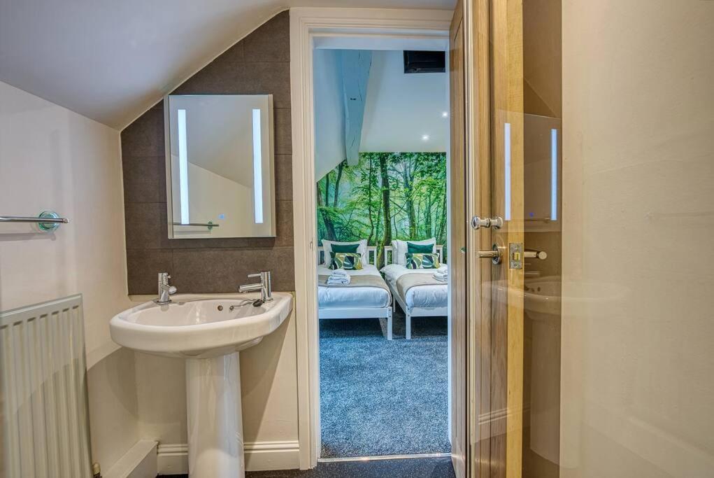 Delightful Two-Bedroom Cottage In The Heart Of Bakewell Bagian luar foto