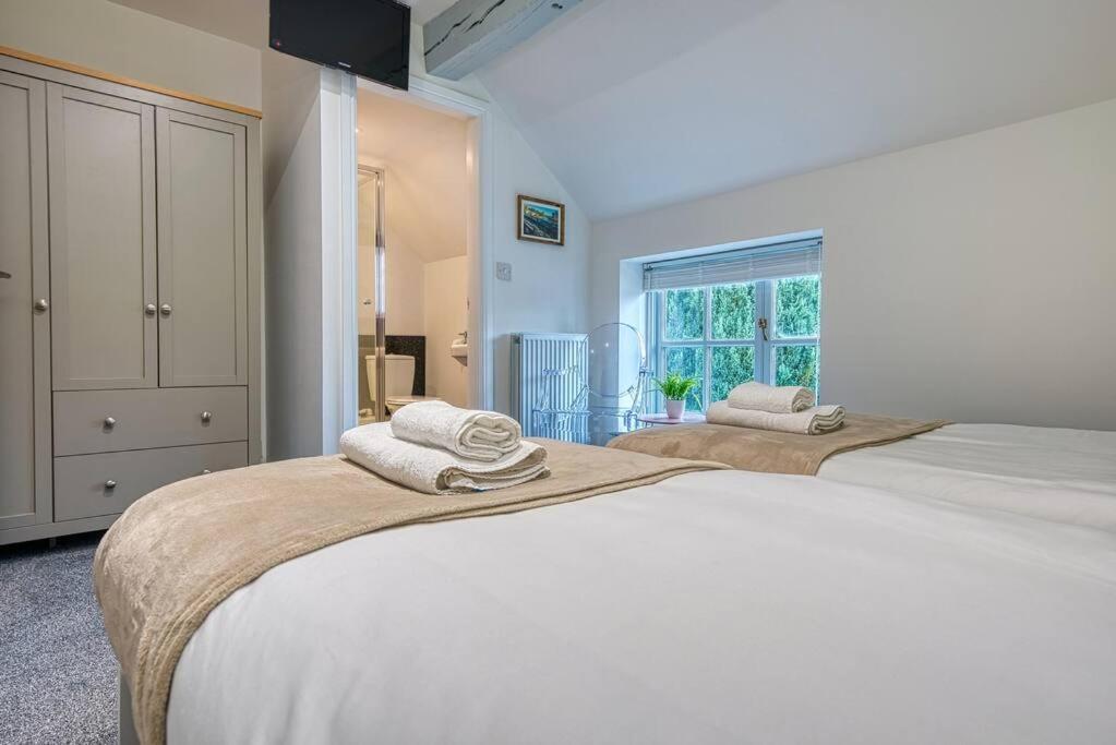 Delightful Two-Bedroom Cottage In The Heart Of Bakewell Bagian luar foto