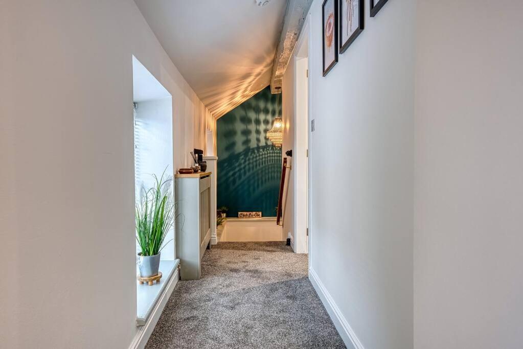 Delightful Two-Bedroom Cottage In The Heart Of Bakewell Bagian luar foto