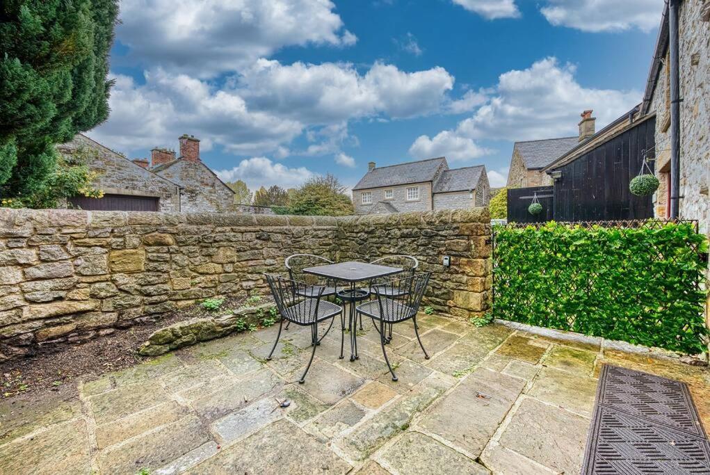 Delightful Two-Bedroom Cottage In The Heart Of Bakewell Bagian luar foto